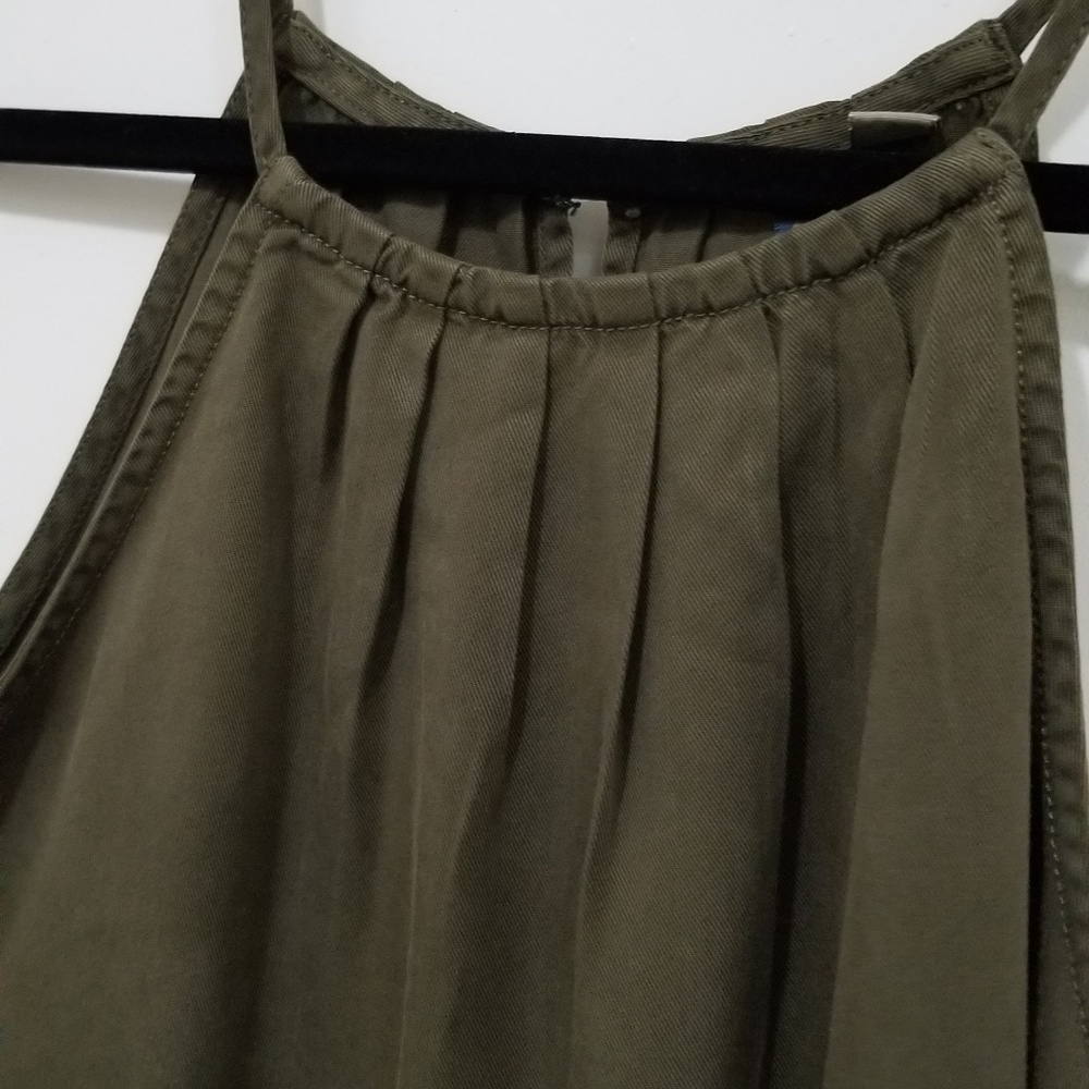 NWOT Olive Top Ruffle Bottom Large - Picture 3 of 8